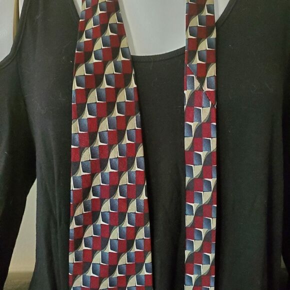 Ziggurat by Mulberry Red, Blue, Gray, & Black Silk Tie - Picture 2 of 5